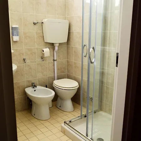 New Cirene Triple Fo 3 People Half Vendégház
